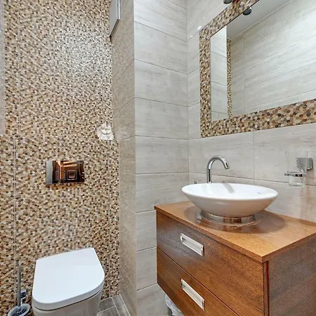 Comfort Quattro Towers Apartment